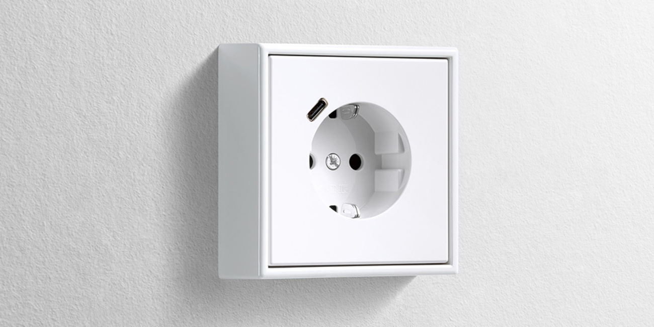 Erweiterter Anschlussraum für die Nachrüstung bei MMDS Der Elektromeister GmbH in Herzogenaurach